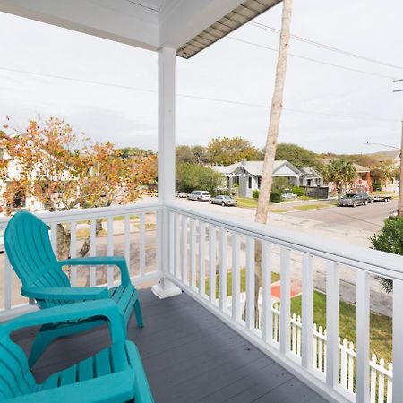 Beautiful Two-Story In Central Galveston, Short Walk To Beach, Near Downtown! | Seas The Breeze Villa Esterno foto