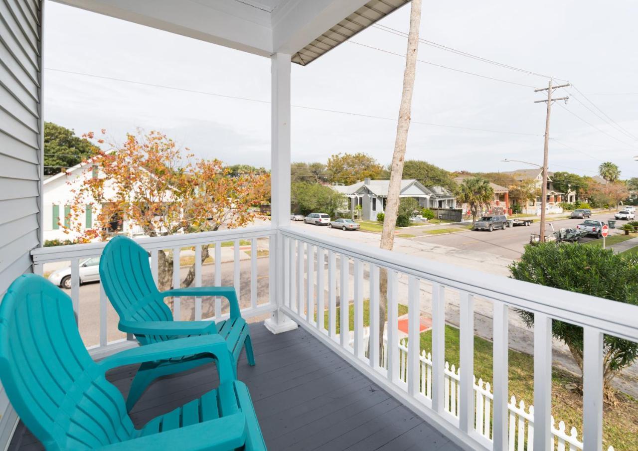 Beautiful Two-Story In Central Galveston, Short Walk To Beach, Near Downtown! | Seas The Breeze Villa Esterno foto