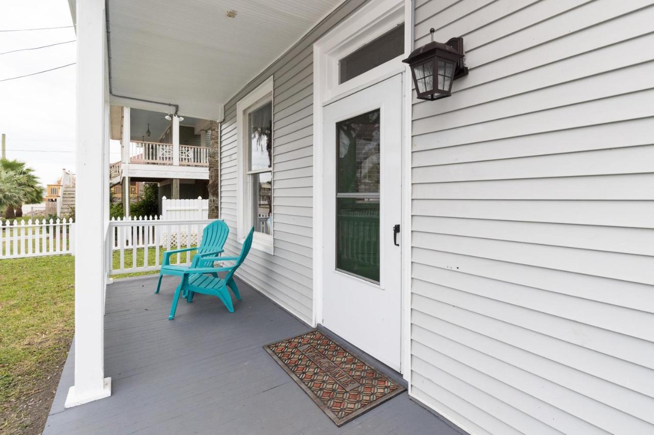 Beautiful Two-Story In Central Galveston, Short Walk To Beach, Near Downtown! | Seas The Breeze Villa Esterno foto