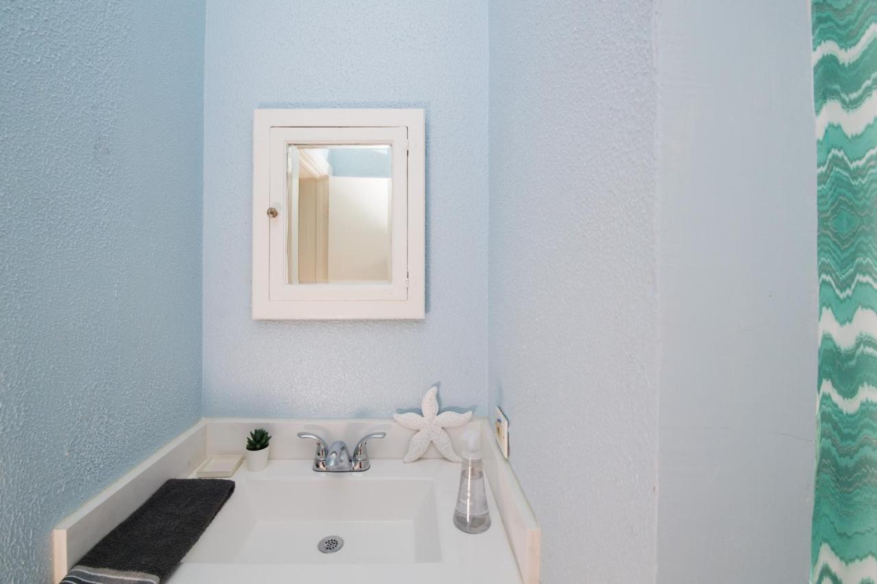 Beautiful Two-Story In Central Galveston, Short Walk To Beach, Near Downtown! | Seas The Breeze Villa Esterno foto