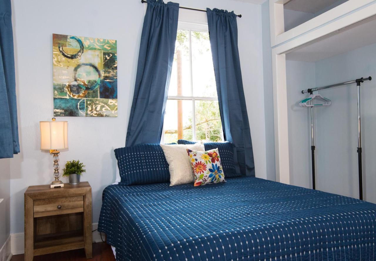 Beautiful Two-Story In Central Galveston, Short Walk To Beach, Near Downtown! | Seas The Breeze Villa Esterno foto