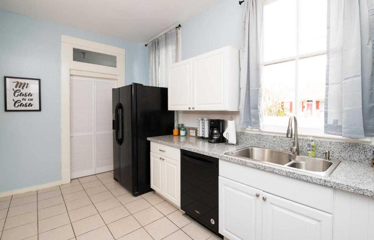 Beautiful Two-Story In Central Galveston, Short Walk To Beach, Near Downtown! | Seas The Breeze Villa Esterno foto