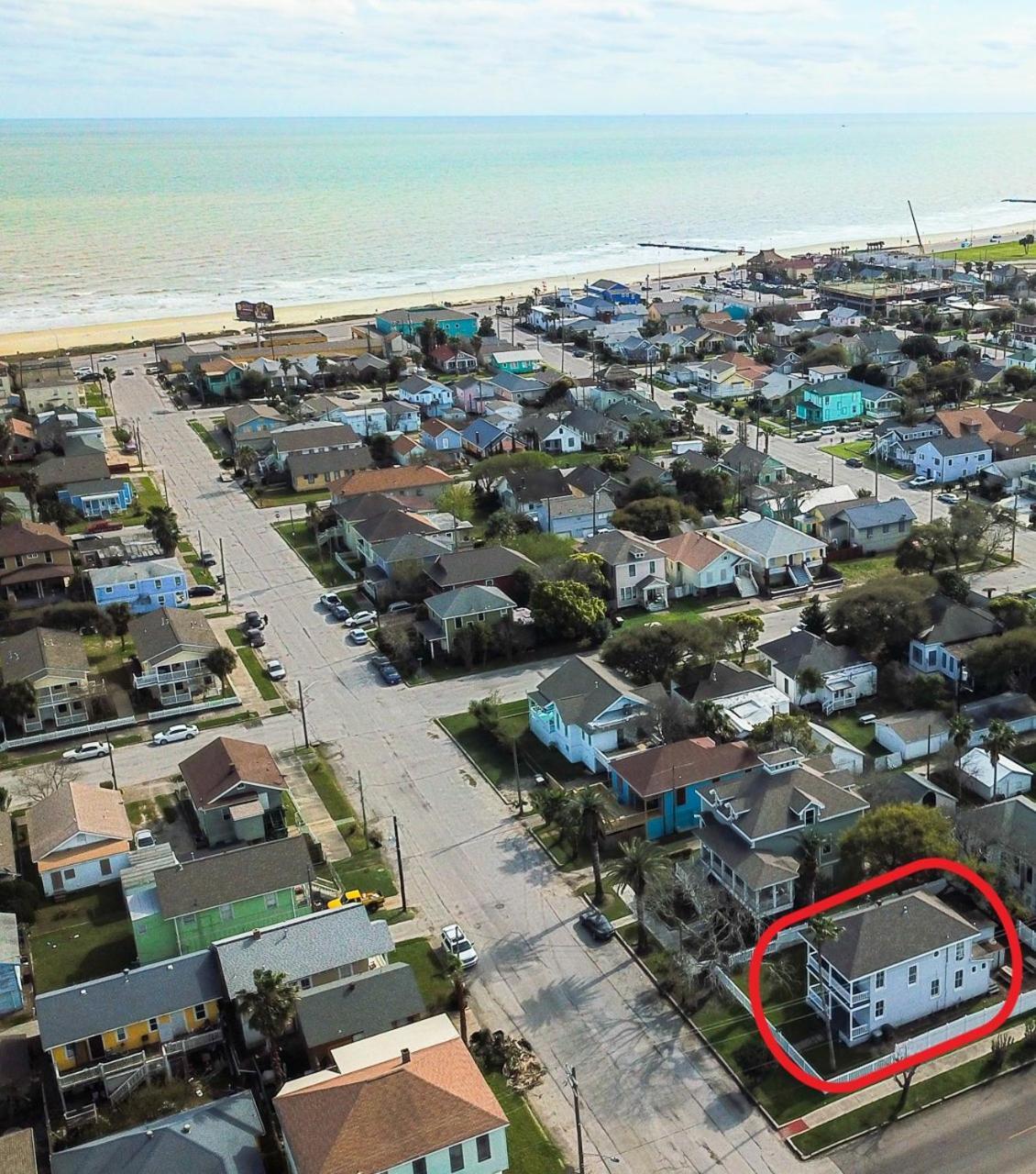 Beautiful Two-Story In Central Galveston, Short Walk To Beach, Near Downtown! | Seas The Breeze Villa Esterno foto